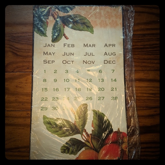 Other - Perpetual hanging metal wall calendar with peaches